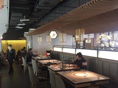 大堂-左庭右院鲜牛肉火锅(浦江欢乐颂店)