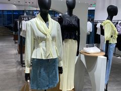 -URBAN REVIVO(上海中庚漫游城店)