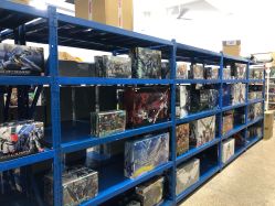 -逝水玩具折扣店