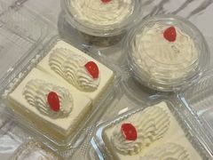 -红宝石·鲜奶小方·海派西点房(金杨店)