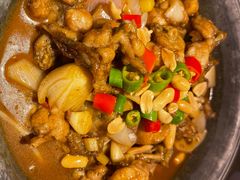 馋嘴牛蛙锅-蜜桃餐厅·伴山(绿宝广场店)