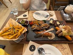 -Mark&Mars Restaurant