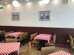-红宝石·鲜奶小方·海派西点房(南丹店)
