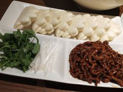 京酱肉丝夹-北李妈妈菜·虾爬子大锅贴(贵和店)