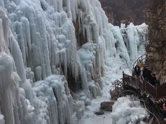 -大平台龙居瀑布旅游区