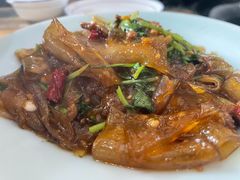 香菜肉丝粉皮-八张桌子(老店)