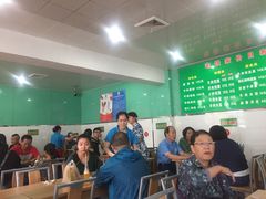 大堂-清真老铁家灌汤包