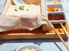 石磨豆腐-阿三鱼头泡饼·家常菜