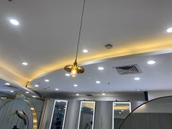 点击看大图 -八佰伴8008星级形象店