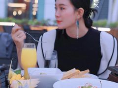 -大连星海皇冠假日酒店