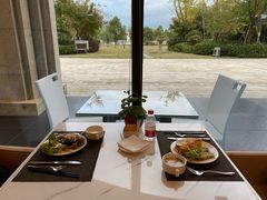 靠窗位-大海中餐厅(宁波春晓世茂希尔顿逸林酒店)