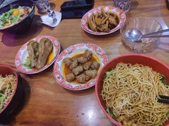 -爆炸头阿姨小四川正宗川味小吃(无任何分店)