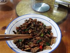坛子菜炒五花肉-秀妈厨房(灰汤老店)