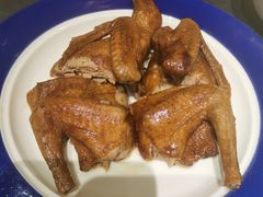 红烧乳鸽-A One Kitchen·南京精菜馆(德基广场店)
