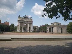 -文艺复兴百货(米兰大教堂广场店)