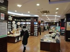 -新华书店(泉城路店)