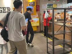 -麦当劳(上海虹桥站30B检票口楼上)