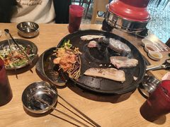 -江南猪肉商会无限续吃(弘大店)