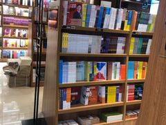 -新华书店(沙坪坝书城店)