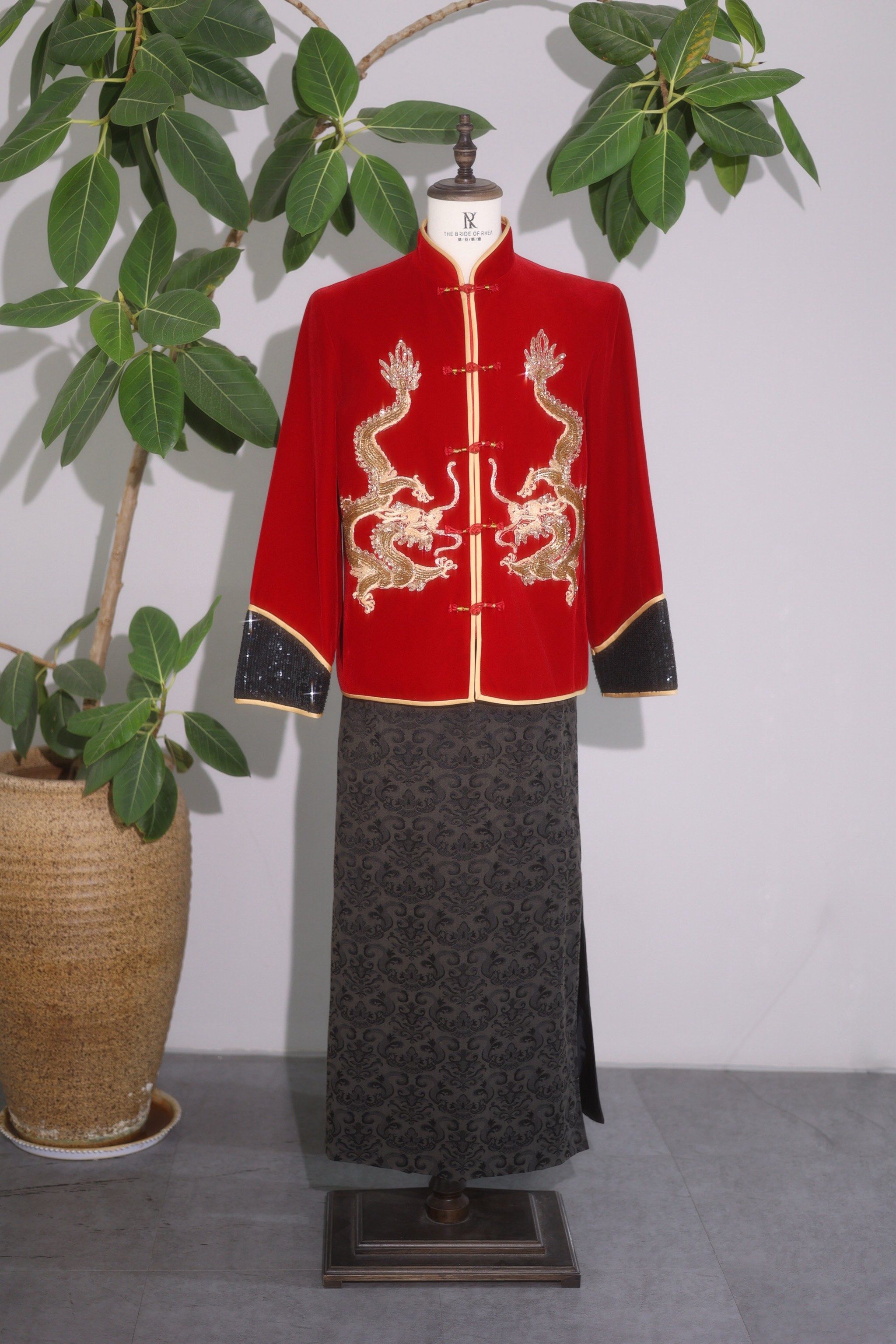 凤冠霞帔 
许你此生不渝国风"情侣装"尽显东方美
愿琴瑟和鸣 岁月