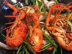 -虾弄弄海派小龙虾·牛羊蝎子火锅