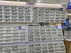-诺柯视眼镜-蔡司依视路官方工厂店(淞南一店)
