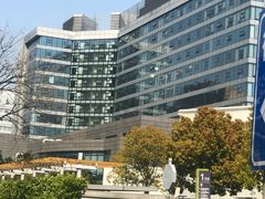 入口-上海市徐汇区行政服务中心-停车场