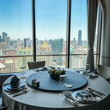 打卡望出去就是魔都三件套的餐厅