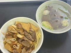 -松树干拌面店