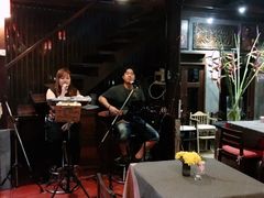 -Dash Teak House