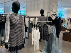-URBAN REVIVO(上海中庚漫游城店)