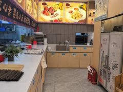 -花馬肆.云南过桥米线(汉神购物广场现场熬汤店)