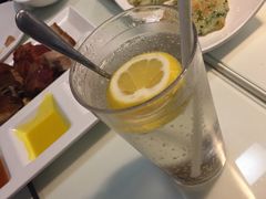 -新大咀港式茶餐厅(宝山万达店)