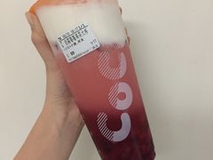 奶霜莓莓果茶-CoCo都可(世纪广场店)