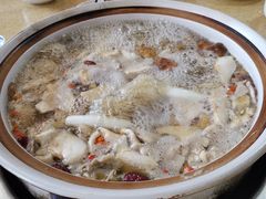 乌鸡野生菌汤-东巴谷野生菌火锅餐厅