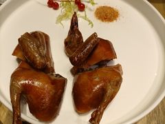 玻璃脆皮乳鸽-莲·中餐厅(成都首座万豪酒店)
