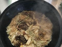 -粘豆包柴火铁锅炖