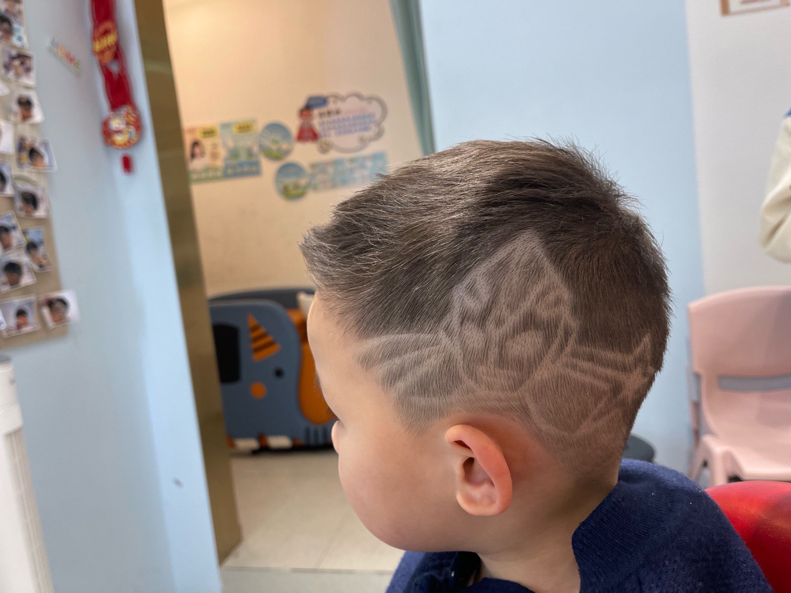 奥特曼雕刻造型哦～酷帅得很哦