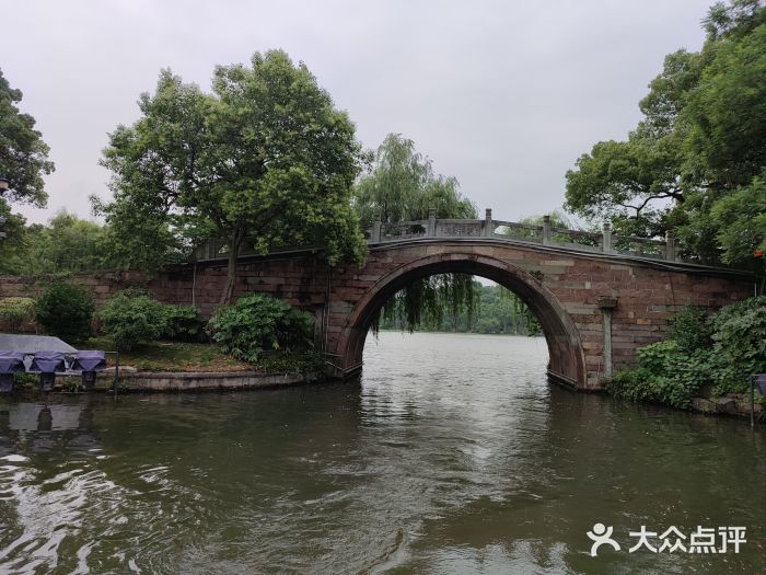 西湖外事游船(花港观鱼码头)图片