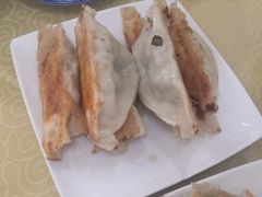 猪肉茴香锅贴-春水锅贴·传统鲁菜(大明湖店)
