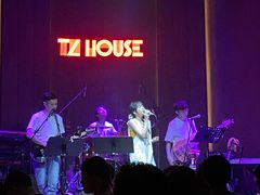 -TZ House音乐现场(来福士中心店)