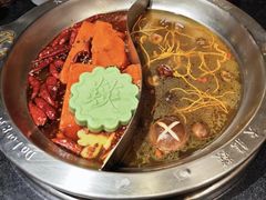 鸳鸯锅底（小锅）-大龙燚火锅(春熙店)