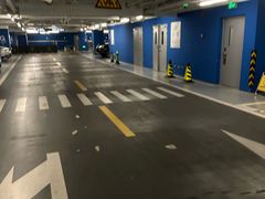 -前滩太古里木区停车场