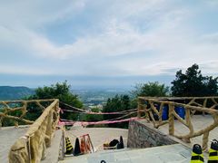 -鬼笑石后山停车场
