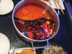 -唯爱KTV聚会餐厅(仙林东城汇店)