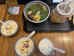 -云阿蛮云南生烫牛肉米线(奉贤路店)