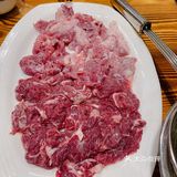 小伙伴飞机晚点，原来想去的餐厅早早关门，还好有这家营
