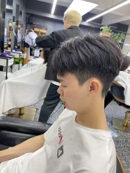 -藤野造型专业烫染接发