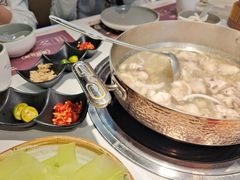 -洪氏嗨捞·广东猪肚鸡·椰子鸡火锅(西咸万象城店)