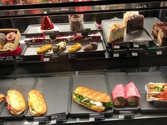 面包甜点陈列柜-星巴克(古象大酒店店)